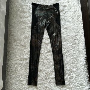 See-through snake, printed leggings see-through on the sides